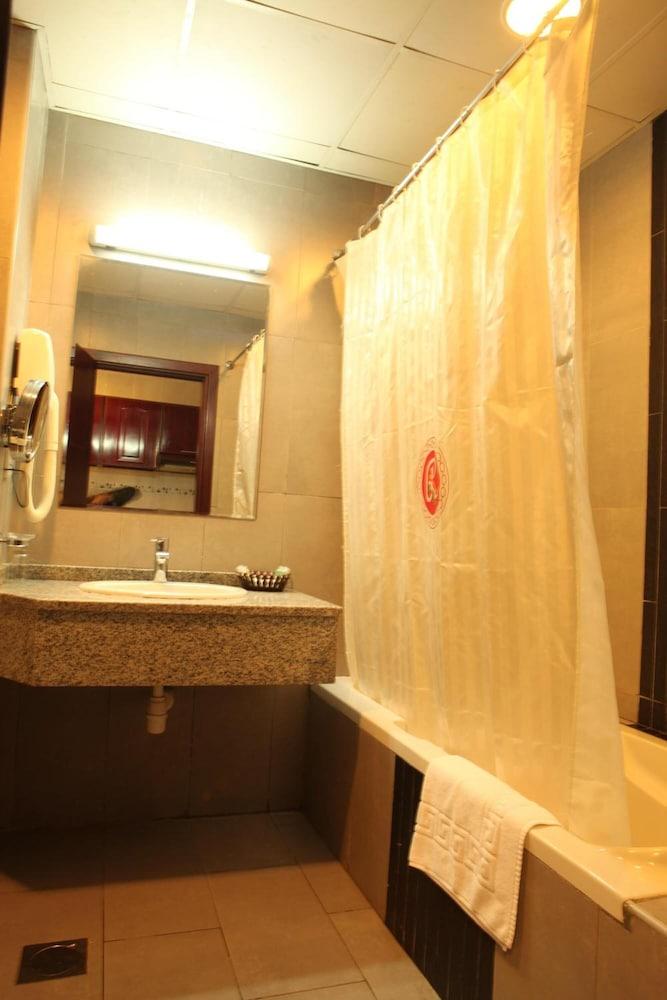 Ramee Rose Hotel Apartments Abu Zabi Zewnętrze zdjęcie